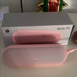 Beats Pill in Pink